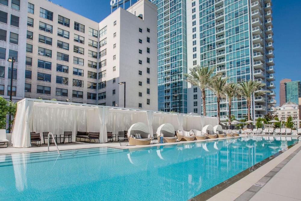 Luxurious Highrise 2b 2b Apartment Heart Of Downtown LA